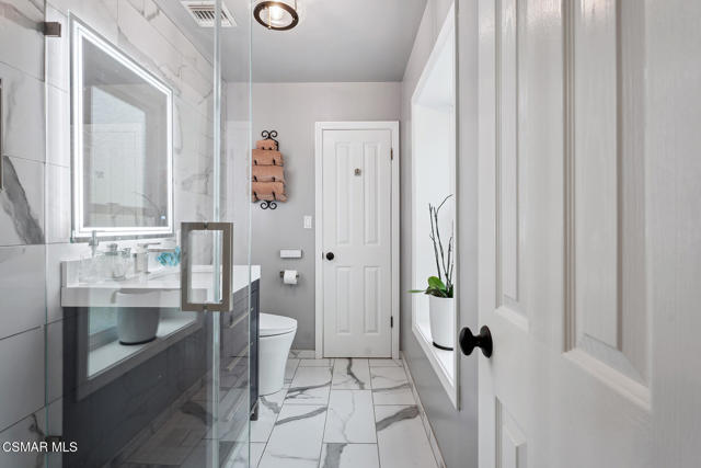 566 Rancho Road, Thousand Oaks CA: https://media.crmls.org/mediaz/fef3c54a-b9df-4161-9f44-ce86139fd415.jpg