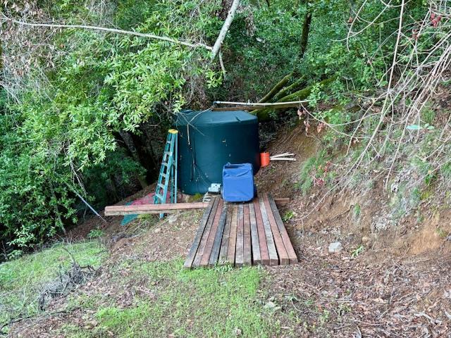 7175 Redwood Retreat Road, Gilroy CA: https://media.crmls.org/mediaz/fef43f5c-4c29-41d2-b3d0-8ee3f0112dcc.jpg