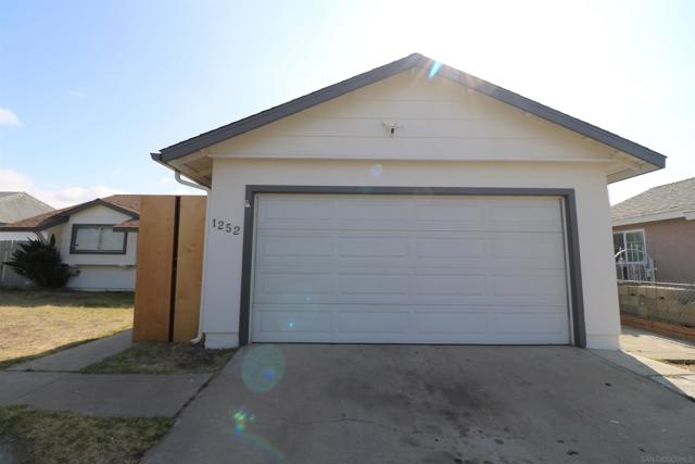 1252 Fourth Ave, Chula Vista CA: https://media.crmls.org/mediaz/fef4eee5-1abd-4cc4-931e-bf07fe93ac60.jpg