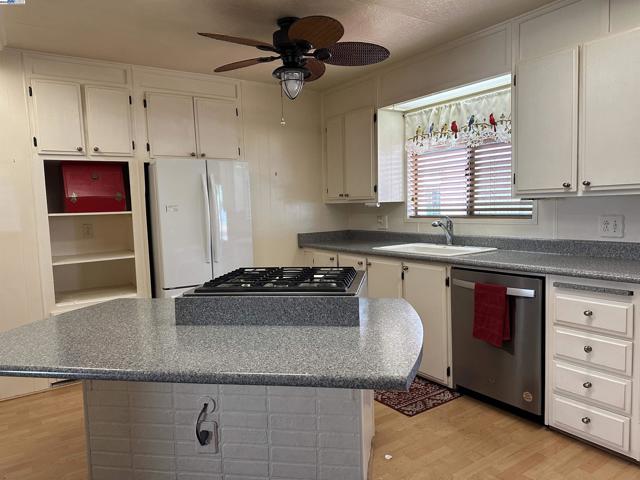 4141 Deep Creed Rd., Fremont CA: https://media.crmls.org/mediaz/fef62de6-7c69-4ded-85ae-42e9e9ff7029.jpg