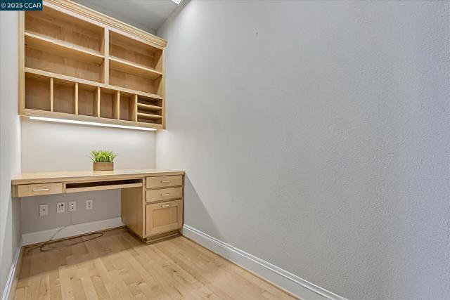 4 Berrybrook Hollow, Orinda CA: https://media.crmls.org/mediaz/fef63a54-7c0c-48d8-b754-3b874dfe583c.jpg
