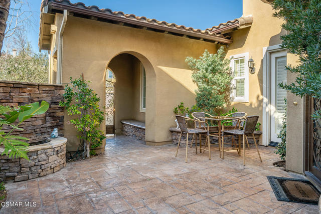 1728 Bluesage Court, Simi Valley CA: https://media.crmls.org/mediaz/fef692e9-9c96-4fd8-9dcc-67e764f7b37d.jpg