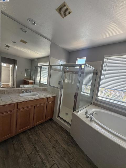 Image 30 of 44 For 9471 Mourverde Court