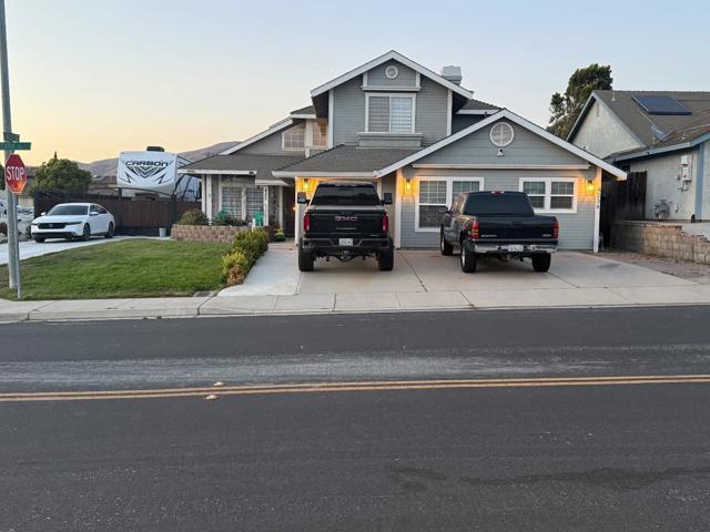 423 Tierra Avenue, Soledad CA: https://media.crmls.org/mediaz/fef7d393-165e-4eb7-aa24-0c191357875f.jpg