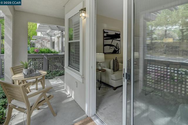 1860 Tice Creek, Walnut Creek CA: https://media.crmls.org/mediaz/fef7f3c0-7999-4f30-9e84-6a286c1952e4.jpg