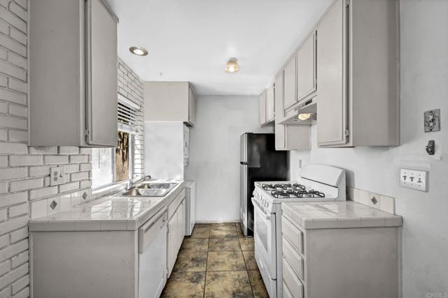 Detail Gallery Image 7 of 29 For 3448 Seabreeze Walk, Oceanside,  CA 92056 - 2 Beds | 1 Baths