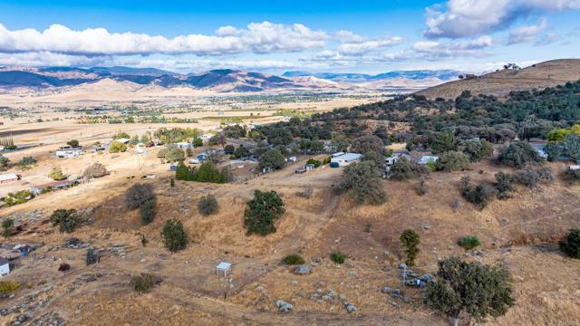 Detail Gallery Image 2 of 8 For 19645 Water Canyon Rd, Tehachapi,  CA 93561 - 2 Beds | 1 Baths