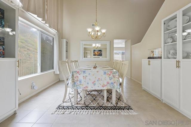 2176 Pointe Pkwy, Spring Valley CA: https://media.crmls.org/mediaz/fef979b4-9e03-45e2-8edb-63733e8ca51b.jpg