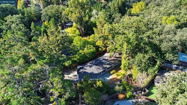 1016 Stone Valley Rd, Alamo CA: https://media.crmls.org/mediaz/fef98eb5-eae3-49d7-bfea-35e4516973fd.jpg