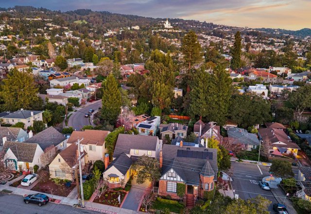 Image 53 of 58 For 3938 Oakmore Rd