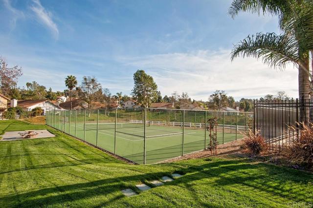 Detail Gallery Image 22 of 29 For 2067 Paseo De Anza, Vista,  CA 92084 - 3 Beds | 2 Baths