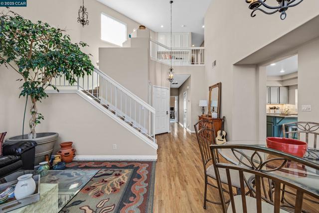 967 Heather Ln, San Lorenzo CA: https://media.crmls.org/mediaz/fefc5cbc-f922-46ba-aad2-2e76e96abf8f.jpg