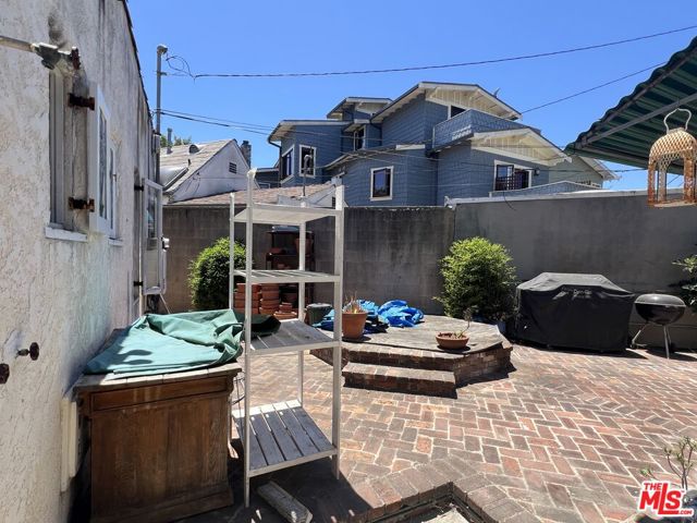 705 Superba Avenue photo 11