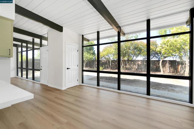 197 Carolos Drive, Pacheco CA: https://media.crmls.org/mediaz/fefc8217-69ef-4e58-a867-0098a6d9e703.jpg