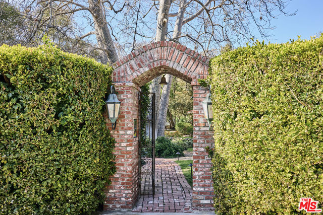6138 Ramirez Canyon Road, Malibu CA: https://media.crmls.org/mediaz/fefca3ec-09ce-4482-9698-b6895e43e0de.jpg