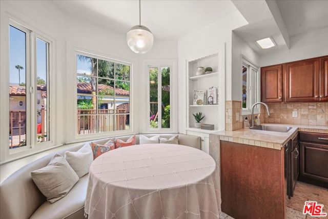 6119 Del Valle Drive, Los Angeles CA: https://media.crmls.org/mediaz/fefce7a4-d09e-4560-ab35-28598f45444d.jpg