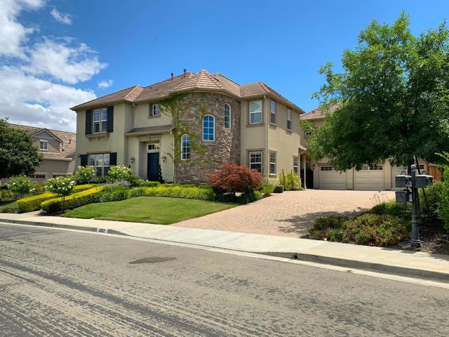 1322 Montrose Place, Pleasanton CA: https://media.crmls.org/mediaz/fefdc33f-58da-4bd2-96de-1884b2c7e619.jpg