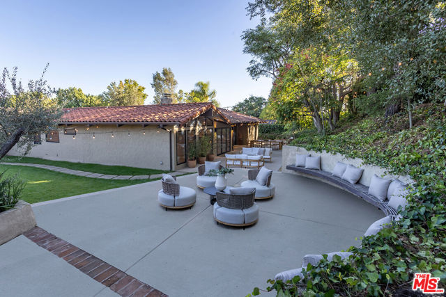 2419 Westridge Road, Los Angeles, California 90049, 5 Bedrooms Bedrooms, 0 ,4 BathroomsBathrooms,Single Family Residence,For Sale,Westridge,0,25614277