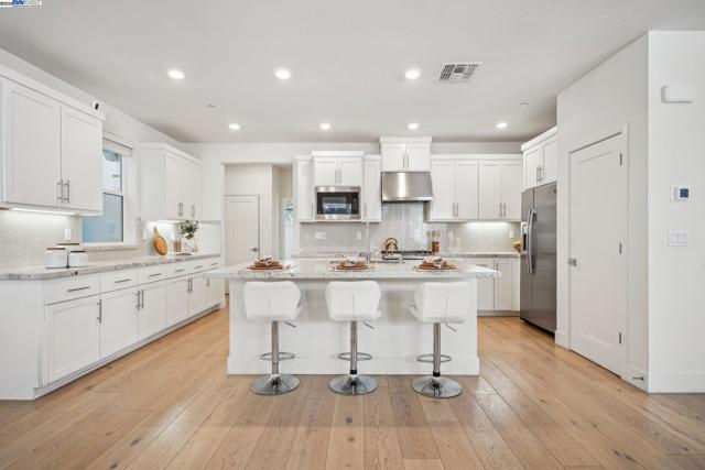 Image 15 of 60 For 37450 Watersail Way