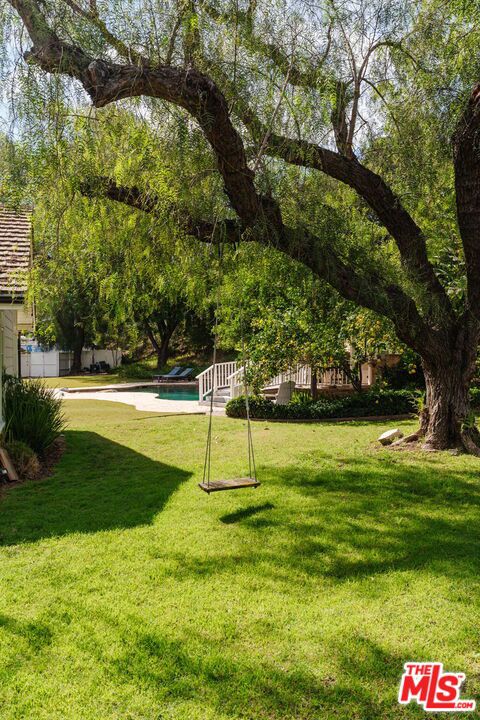 24901 Jim Bridger Road, Hidden Hills CA: https://media.crmls.org/mediaz/fefe2fa6-9777-4966-a5ca-5df62dfb4c2a.jpg