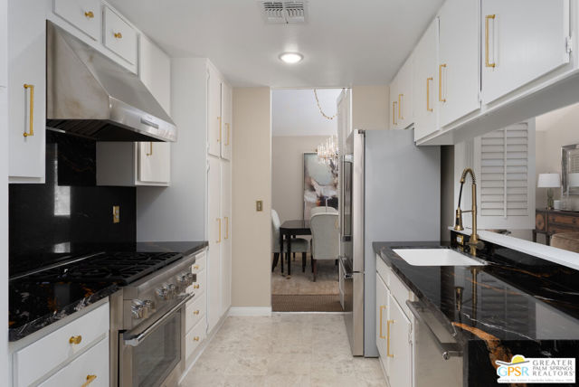 566 N Sunset Way, Palm Springs CA: https://media.crmls.org/mediaz/fefe6270-5fc3-4c73-9cb1-51adc7031a8a.jpg