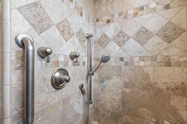 1575 Military Avenue, Seaside CA: https://media.crmls.org/mediaz/fefef121-7b56-424b-bcd2-7c78be5de742.jpg