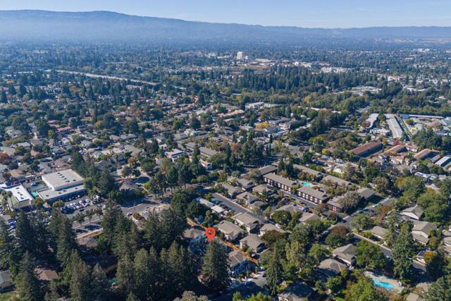 139 Flynn Avenue, Mountain View CA: https://media.crmls.org/mediaz/feff632e-dbad-4237-ba85-94b0f6e8e195.jpg