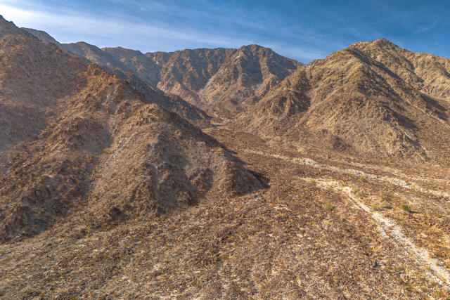 77170 Casa Del Sol, La Quinta CA: https://media.crmls.org/mediaz/feff750f-d46b-43b5-ba9b-1caa58bc3ee2.jpg