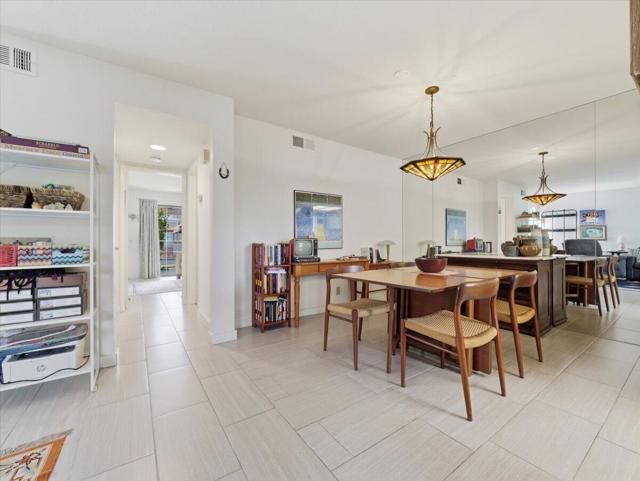 2001 Camino Parocela E #O-107, Palm Springs, CA 92264
