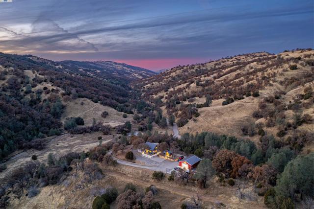 21000 Mines Rd., Livermore CA: https://media.crmls.org/mediaz/ff007952-df31-47e8-bb60-812d534821c5.jpg