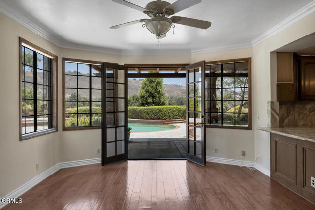 11395 Highridge Court, Camarillo CA: https://media.crmls.org/mediaz/ff00829b-15e2-4b7f-a74c-1daf8b738250.jpg