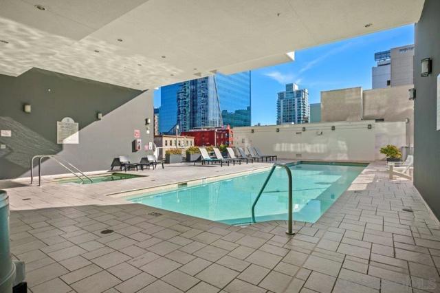 575 6th Avenue, San Diego CA: https://media.crmls.org/mediaz/ff00af39-25ea-473d-a953-9394bee6790b.jpg