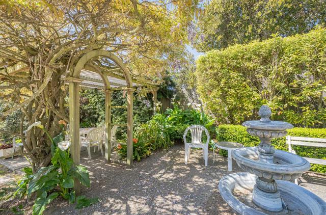 800 Adair Place, Del Rey Oaks CA: https://media.crmls.org/mediaz/ff00f56e-2401-4ed7-a2a2-7689556eac3d.jpg