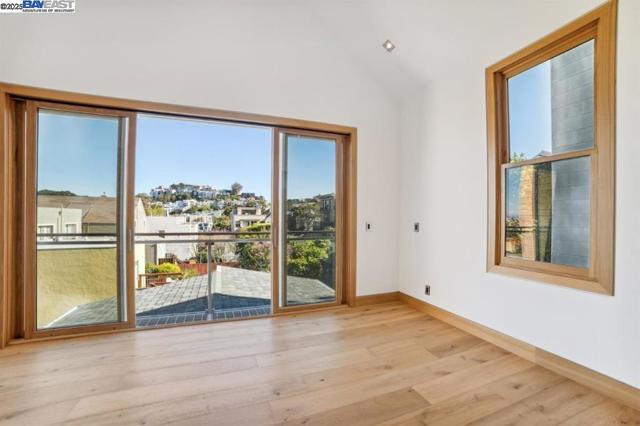 1208 Stanyan St, San Francisco CA: https://media.crmls.org/mediaz/ff013dad-7cde-4b84-bcf5-7fde4c23ad77.jpg