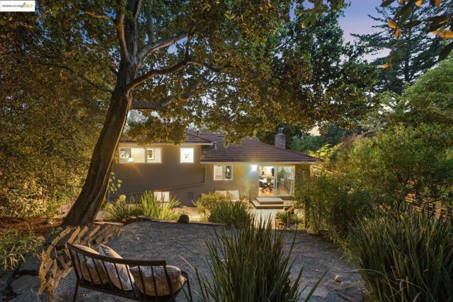 5801 Balboa Dr, Oakland CA: https://media.crmls.org/mediaz/ff01b8fa-8aeb-4302-8add-1af5b499918b.jpg