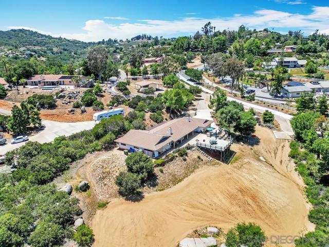 3176 Via Viejas, Alpine CA: https://media.crmls.org/mediaz/ff022623-a903-4bcb-afa7-02f810e5c66a.jpg