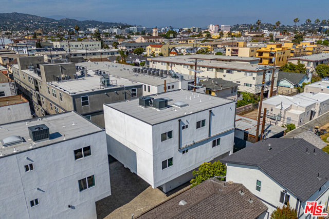 954 N Kingsley Drive, Los Angeles CA: https://media.crmls.org/mediaz/ff024ca9-2140-48a8-a594-154fc4c5d914.jpg