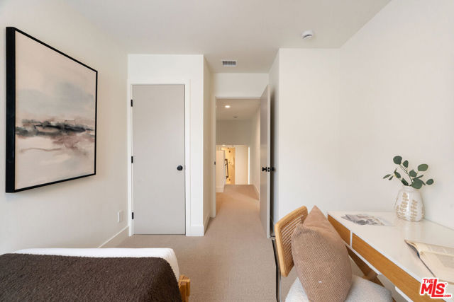 13245 Fiji Way, Marina del Rey CA: https://media.crmls.org/mediaz/ff02b633-d747-4eb0-889d-e4b60b2c29c6.jpg