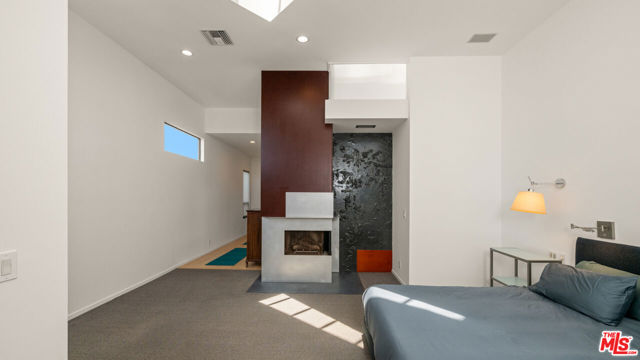 135 Outrigger Mall, Marina del Rey CA: https://media.crmls.org/mediaz/ff035fa9-46a1-4a0c-9b79-250558e82d0b.jpg