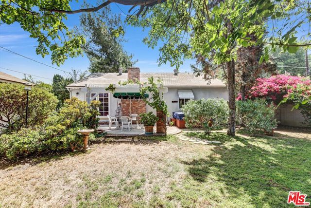 7903 Amestoy Avenue, Van Nuys CA: https://media.crmls.org/mediaz/ff03b8de-c322-4453-9340-71171a0d80f5.jpg