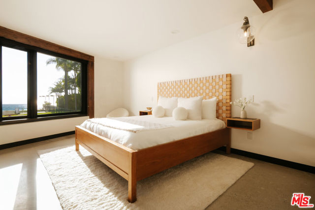 5 Bed Home for Sale in Malibu, California