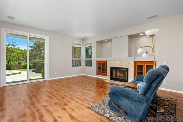 757 Marigold Way, San Marcos CA: https://media.crmls.org/mediaz/ff04480c-f9b3-4816-a5b5-f5bb99a942c9.jpg