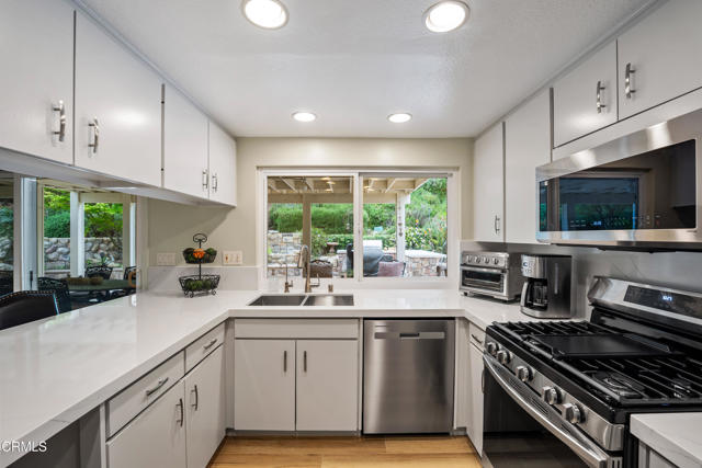 161 Harborview Court, Ventura CA: https://media.crmls.org/mediaz/ff0459c3-a298-4c5b-bc65-6811f28b861f.jpg