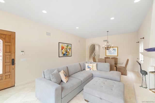 418 Marine St, La Jolla CA: https://media.crmls.org/mediaz/ff048842-e8ac-4e87-be1d-007a998c7c91.jpg