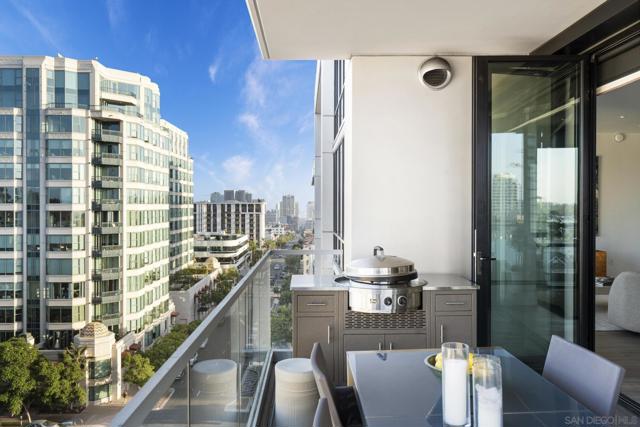 2604 5th Ave, San Diego CA: https://media.crmls.org/mediaz/ff04e493-861f-412d-8413-fab477a60d25.jpg