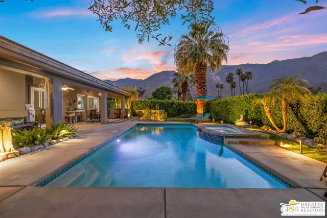 450 E Bogert Trail, Palm Springs CA: https://media.crmls.org/mediaz/ff0514d0-e17a-42e6-9eda-ecc8c231a6cf.jpg