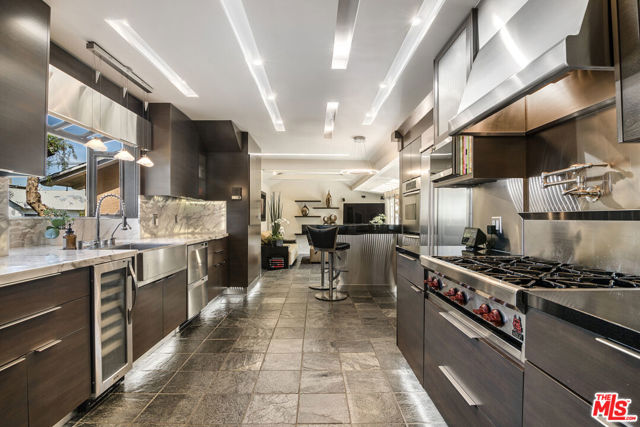 3200 Federal Avenue, Los Angeles CA: https://media.crmls.org/mediaz/ff0523ce-2282-4dc6-af1c-d0a66d347ede.jpg