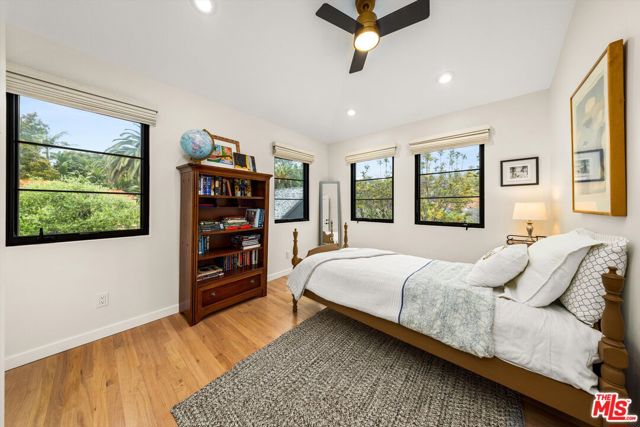 305 E Islay Street, Santa Barbara CA: https://media.crmls.org/mediaz/ff05969b-8d64-4b88-aba6-705e6d50fd7c.jpg
