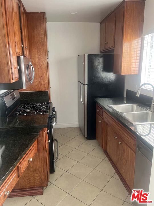 1834 Thayer Avenue, Los Angeles CA: https://media.crmls.org/mediaz/ff05e934-78e6-4221-b666-448fdca85262.jpg