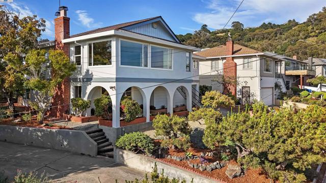 1748 Wesley Ave, El Cerrito CA: https://media.crmls.org/mediaz/ff06400b-85fd-4ad1-9f4e-2d6845acb18c.jpg